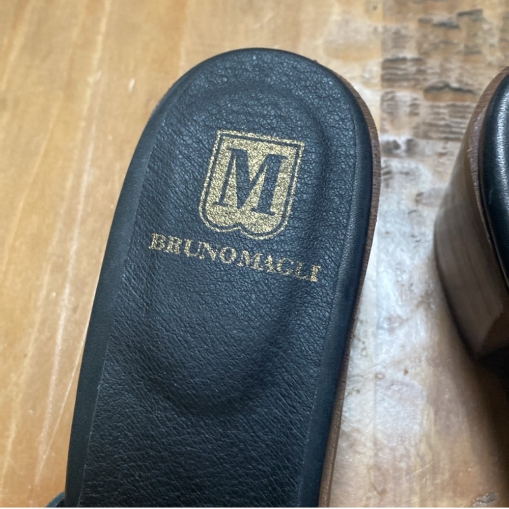M By Bruno Magli Women's Aria Block Heel Leather Sandals Size 11 - Picture 3 of 10
